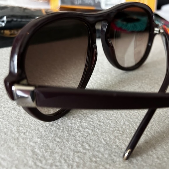 Chloe - "Ruby" Aviator Sunglasses: NWOT - Picture 6 of 10
